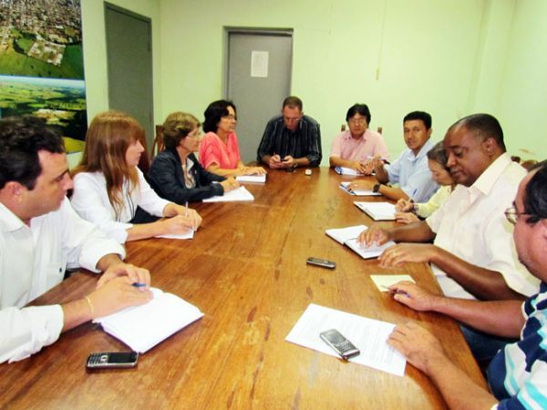 Reunião discute cursos em Andradina. Foto: Divulgação / Prefeitura