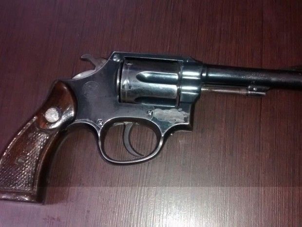 Arma que seria vendida pelo menor (Foto: Divulgação/Polícia Militar)