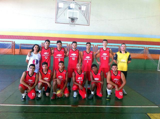  As aulas do basquete masculino fazem parte do projeto Nasce desenvolvido pelo Governo de Andradina   . Foto: Divulgação/Prefeitura