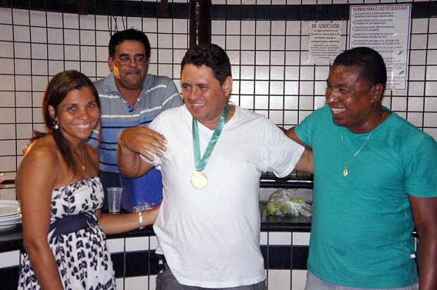 Neusa, Jacaré e Careca durante evento de confraternização da entidade. Foto: Divulgação