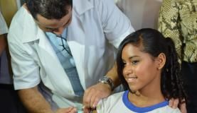 Estudante recebe a primeira dose da vacina contra o HPVElza Fiúza/Agencia Brasil