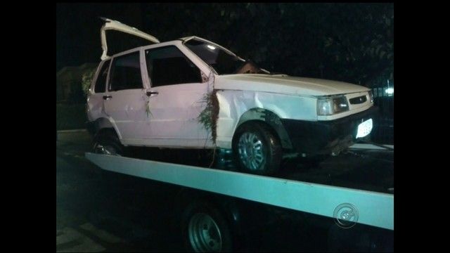 Carro que menores estavam chegou a capotar três vezes durante perseguição. Foto: Reprodução/TV Tem