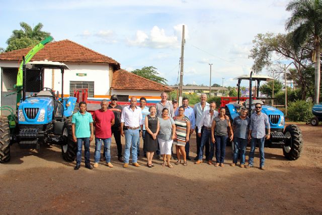 Equipamentos serão destinados aos Assentamentos Belo Monte e Josué de Castro, além da Secretaria de Agricultura. Foto: Secom/Andradina
