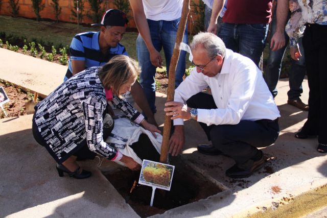 Instituição filosófica Pró-Vida adotou Praça “Dr. Celso Charuri” no bairro Jardim das Tulipas. Foto: Divulgação/Prefeitura