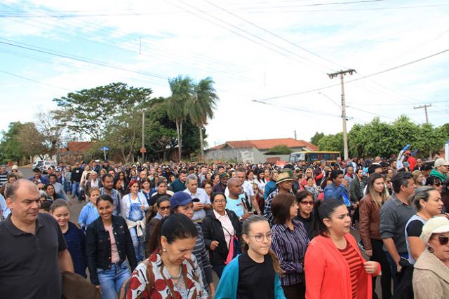 Milhares de fiéis participam de uma das maiores manifestações religiosas do Noroeste Paulista crédito: Secom/Prefeitura