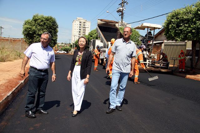 Rua Espírito  Santo recebe asfalto novinho. Foto: Divulgação/Prefeitura
