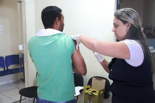 Vacinação acontece para o grupo prioritário. Foto: Divulgação/Prefeitura
