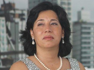 Maria Antonieta de Brito, reeleita prefeita do Guarujá, no dia da posse. Foto: divulgação