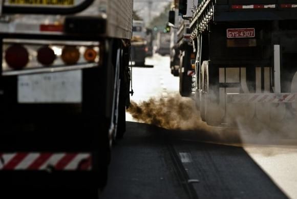 Pesquisadores ressaltam a importância de aumentar a eficiência e buscar alternativas menos poluentes para o setor de transportesAgência Brasil/Arquivo