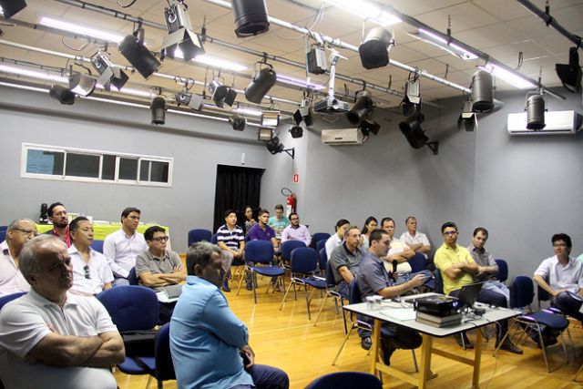 Reunião de assistência técnica da Caixa Econômica Federal para os departamentos de engenharia de dezoitos prefeituras municipais foi realizada na Praça CEU . Foto: Divulgação/Prefeitura