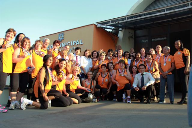 Prefeito Jamil e equipe de Governo recepcionaram os Idosos, medalhistas do 19º Jori 2015, que representarão o Governo de Andradina na fase Estadual em Campinas no mês de outubro. Foto: Divulgação/Prefeitura