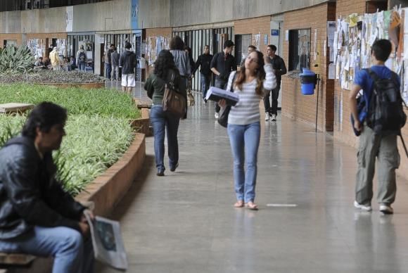 O Enade avalia o rendimento dos estudantes ingressantes e concluintes dos cursos de graduação e é obrigatório para obter o diploma. Imagem de Arquivo/Agência Brasil