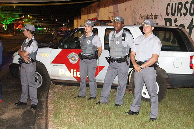 Segurança da Polícia Militar foi destaque do carnaval popular de Andradina. Foto: Fabiano Marinho / Andravirtual