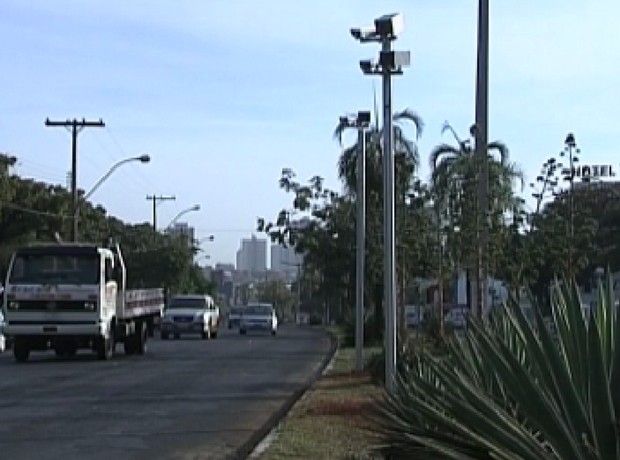 raçatuba só conta atualmente com um radar para controlar velocidade (Foto: Reprodução / TV TEM)