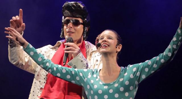 Espetáculo “Já, Elvis”, da Trupe Pé de História, começa a partir das 8 da noite – crédito: Secom/Prefeitura