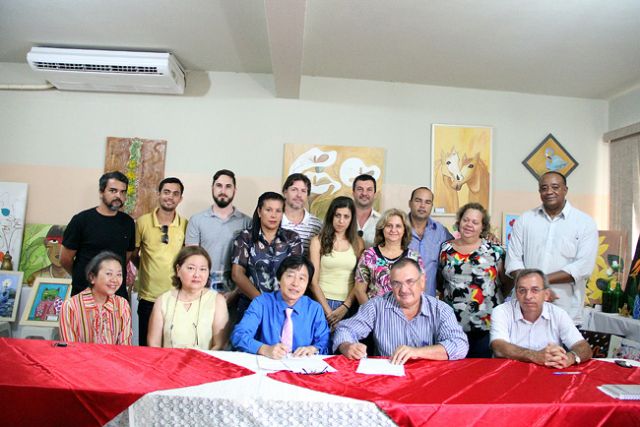 Jamil assina contrato para reforma do Josepha que faz parte de uma série de obras que estão sendo realizadas na rede municipal de ensino. Foto: Divulgação/Prefeitura