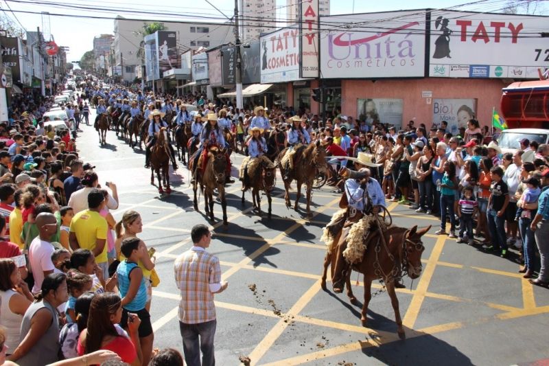Cavalgada tem almoço e show em Andradina - Foto: Divulgação Cavalgada tem almoço e show em Andradina - Foto: Divulgação