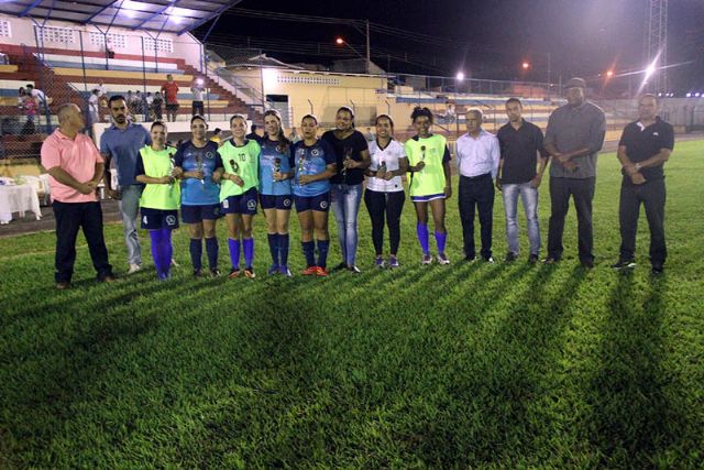 Basílio Sport Center pelo Sub-11 e Escolinha F. Pereira Barreto pelo sub-13 foram os grandes campeões. Foto: Divulgação/Prefeitura