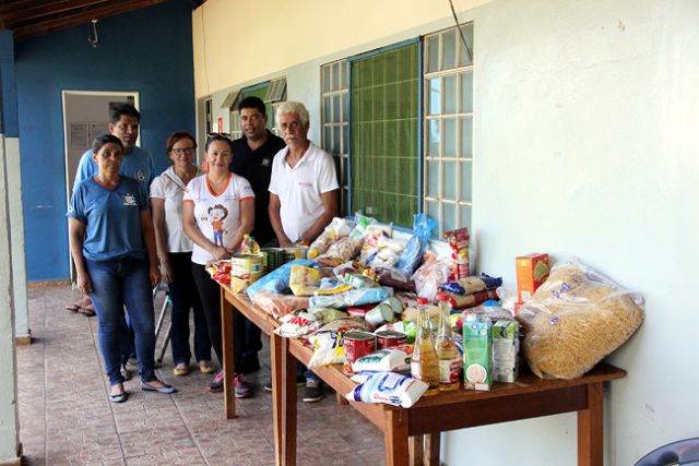  Foram entregues mais de 170 kg de alimentos a duas entidades. Foto: Divulgação/Prefeitura