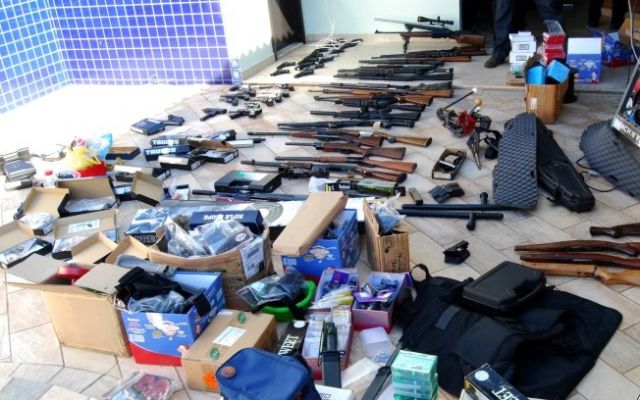 Armas apreendidas em condomínio no interior de São Paulo. Foto: Divulgação/SSP