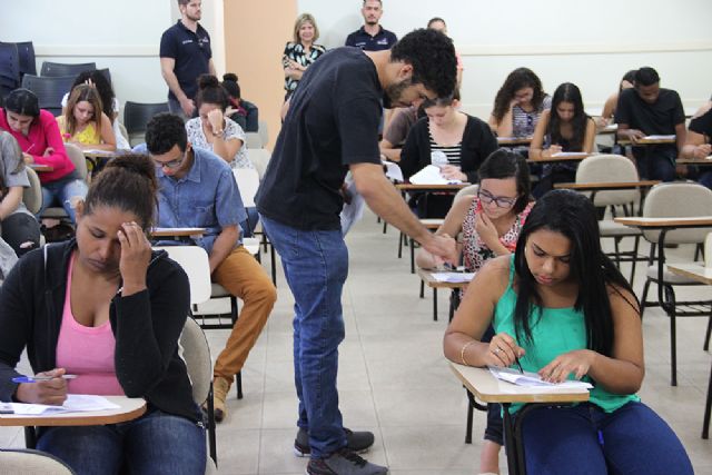 Prova do Processo Seletivo 04/2018 acontece na escola Anna Maria Marinho Nunes. Foto: Secom/Andradina