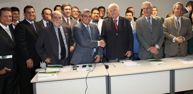 Ricardo Teixeira recebe apoio de presidentes de federações estaduais na CBF. Foto: Divulgação