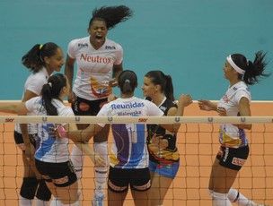 Vôlei Futuro vence outra pela Superliga (Foto: Alexandre Loureiro/VIPCOMM)