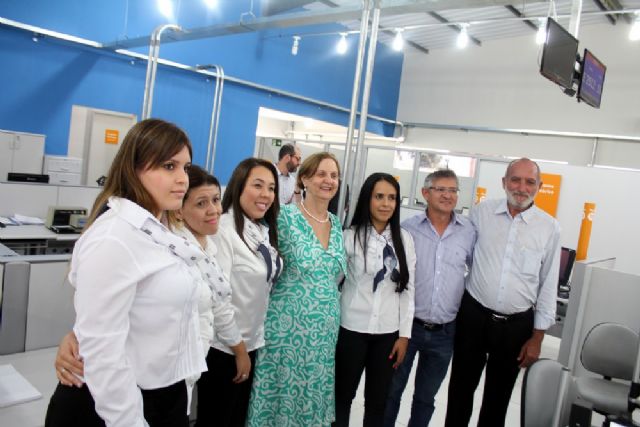 Edgar com atendentes e presidente do legislativo, Joaquinzão. Foto: Divulgação