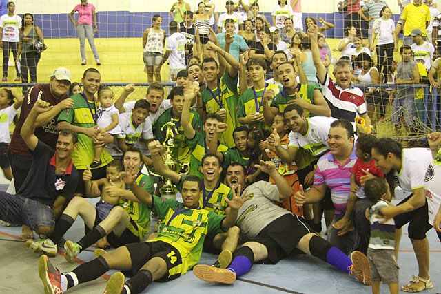 Ser. Nóbrega/Emp. Naza/Moto Taxi Sereno leva o caneco do Futsal em Andradina. Fotos: Fabiano Marinho / Andravirtual