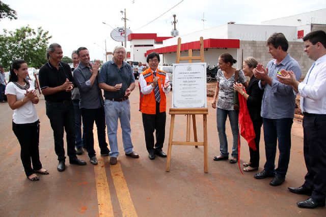  Jamil descerra placa de inauguração oficial do Parque Empresarial que recebe o nome do saudoso “José Luiz de Toledo Piza”, um dos pioneiros do município. Foto: Divulgação