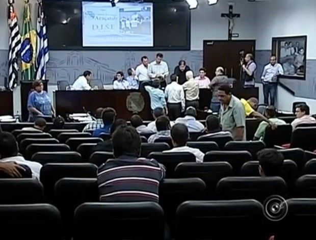 Vereadores votaram reajuste em sessão de dezembro (Foto: Reprodução/TV TEM)