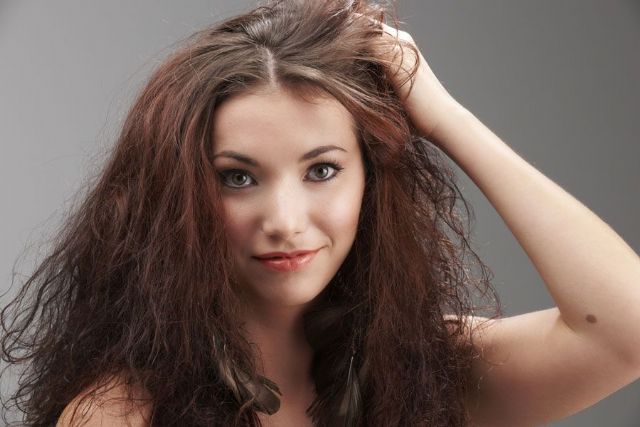 Mulheres sofrem 26 anos com cabelo rebelde	 - Foto: Shutterstock