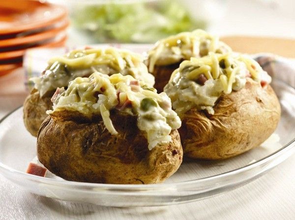 Batata assada recheada com aspargos e presunto - Foto: Reprodução Batata assada recheada com aspargos e presunto - Foto: Reprodução