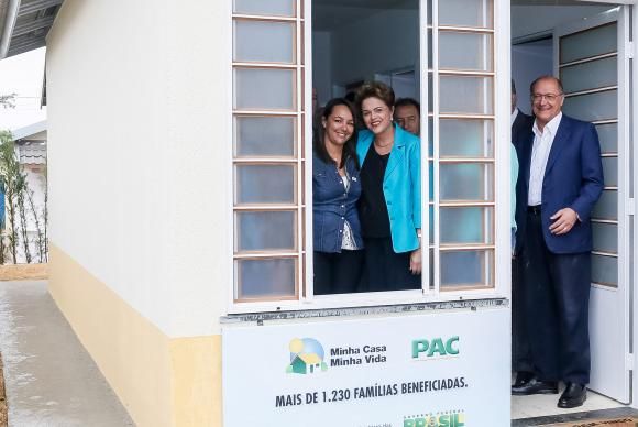 A presidenta Dilma e o governador de SP, Geraldo Alckmin, durante cerimônia de entrega de unidades do Minha Casa, Minha VidaRoberto Stuckert Filho/PR