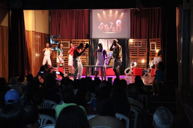Governo de Andradina apresentou espetáculo de dança teatral no Centro Cultural Pioneiros de Andradina. Foto: Divulgação/Prefeitura