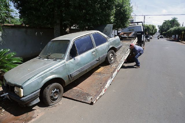 Se proprietário não regularizar situação dentro do prazo tem o veículo abandonado recolhido