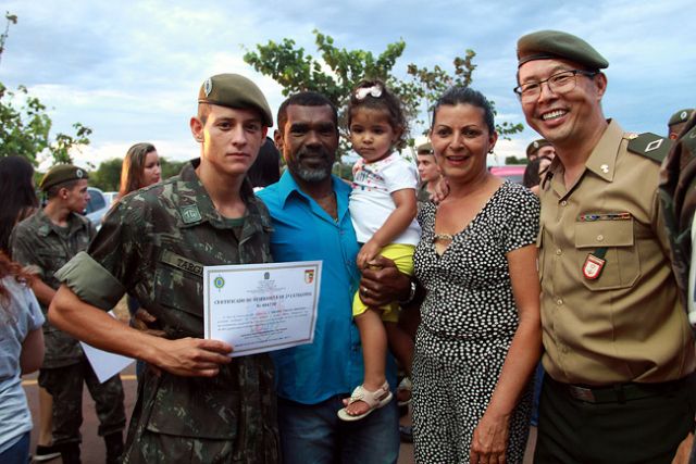 Evento também teve homenagens aos apoiadores do Exército Brasileiro . Foto: Divulgação/Prefeitura