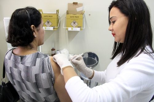 Vacinação contra gripe é realizada em todos os postos de saúde do município até dia 22 de maio. Foto: Divulgação/Prefeitura