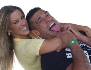 Belfort declara a revista que se arrepende de ensaio com Feiticeira	 - Divulgação
