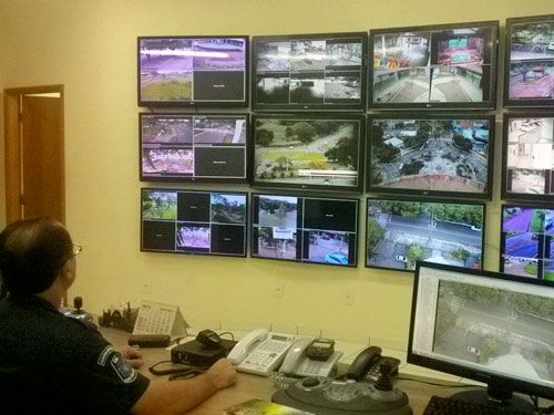 Central instalada na sede da Guarda Municipal funciona 24 horas com dois operadores por turno. Foto: Divulgação