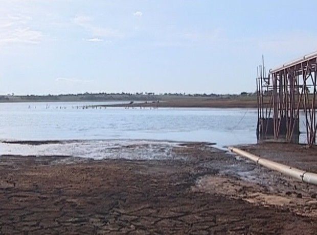 Baixo nível de rios prejudica pesca e causa transtornos para agricultura (Foto: Reprodução/ TV TEM)