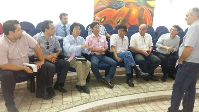 Jamil e prefeitos da região estiveram na Reunidas na manhã desta sexta-feira debatendo o cancelamento de dois horários de ônibus de Andradina a Araçatuba. Foto: Divulgação/Prefeitura