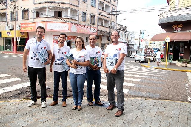 Ação do projeto “Invista em Andradina”, com o propósito de divulgar políticas, incentivos e programas aos empreendedores e população em geral. Foto: Divulgação