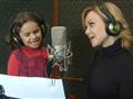 Maísa grava CD com famosos