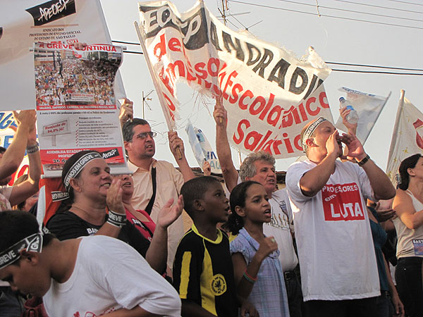 Serra evita professores na cidade de Andradina - Serra evita professores na cidade de Andradina -