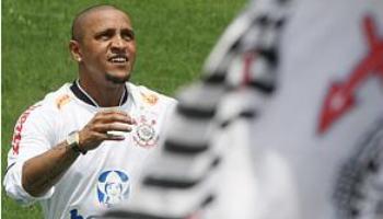 Roberto Carlos diz que time venceu com autoridade