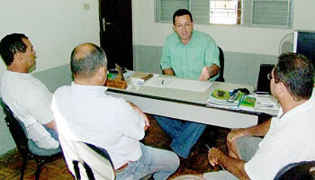 Prefeitura e empresas de coleta tentam solução para entulho