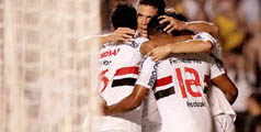São Paulo supera vaias a R. Gomes, vence e se classifica