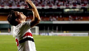 Após bronca de presidente, São Paulo vence fácil