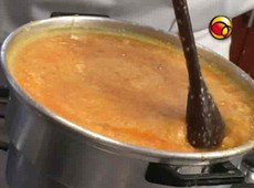 Sopa de canjiquinha com costelinha